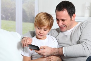Kinder und Handys - worauf Eltern achten sollten